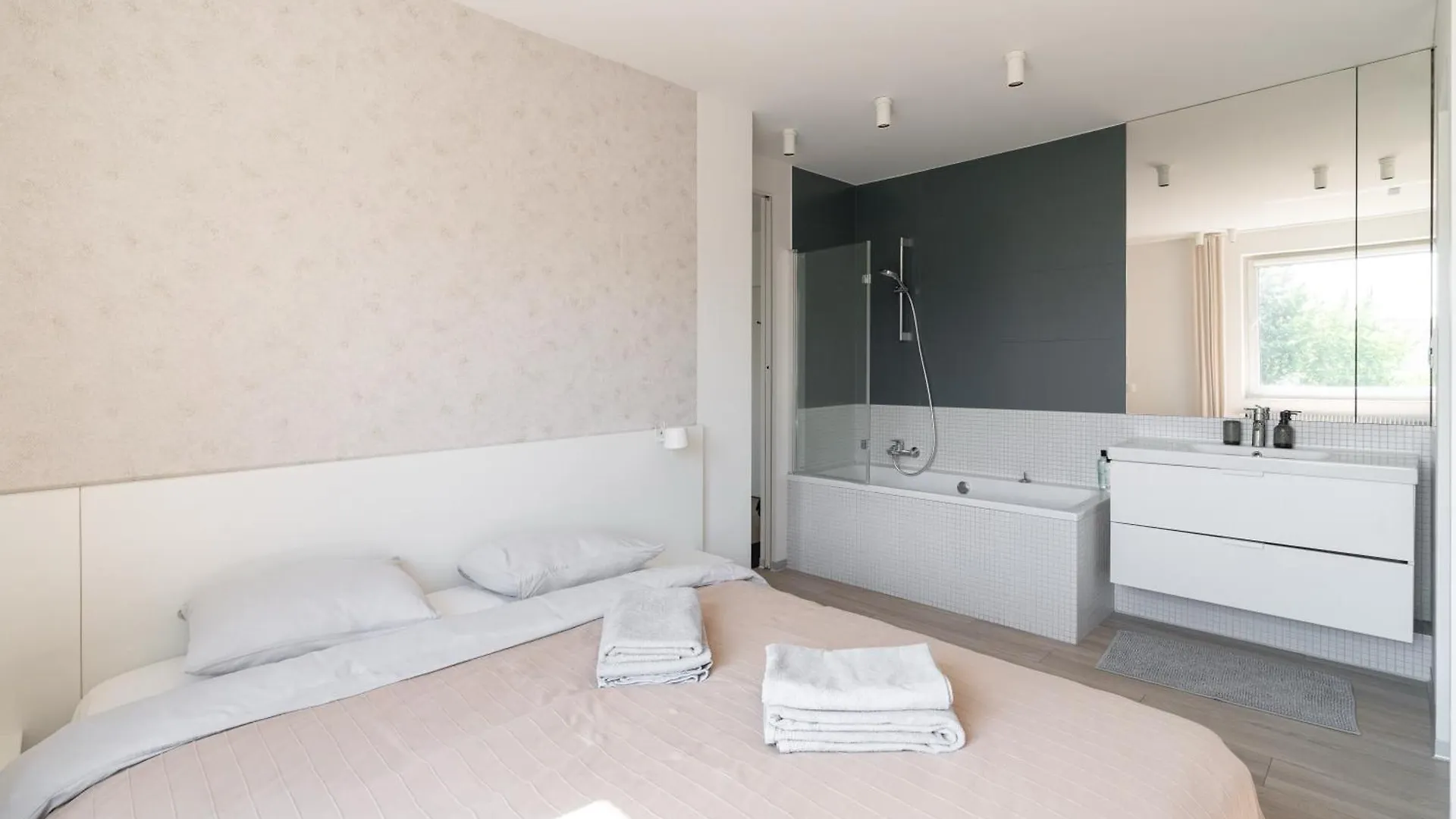 Treetop Studio Near Mtp Poznan Apartment